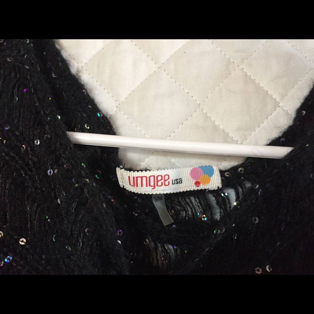 Dazzling black sweater!